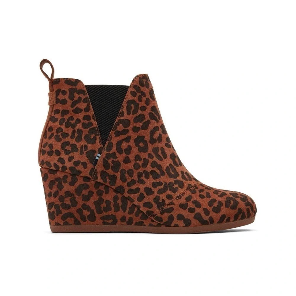TOMS Kelsey Leopard Print Wedge Booties Sz 6.5